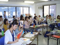 Practice to handle the picture card 2.JPG
